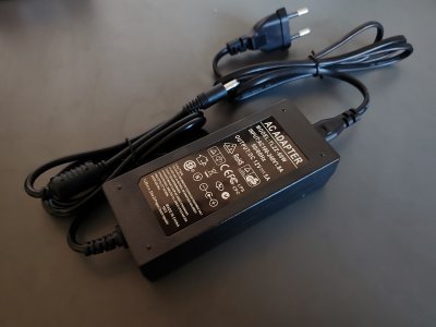Napájecí zdroj 12V 60W do zásuvky