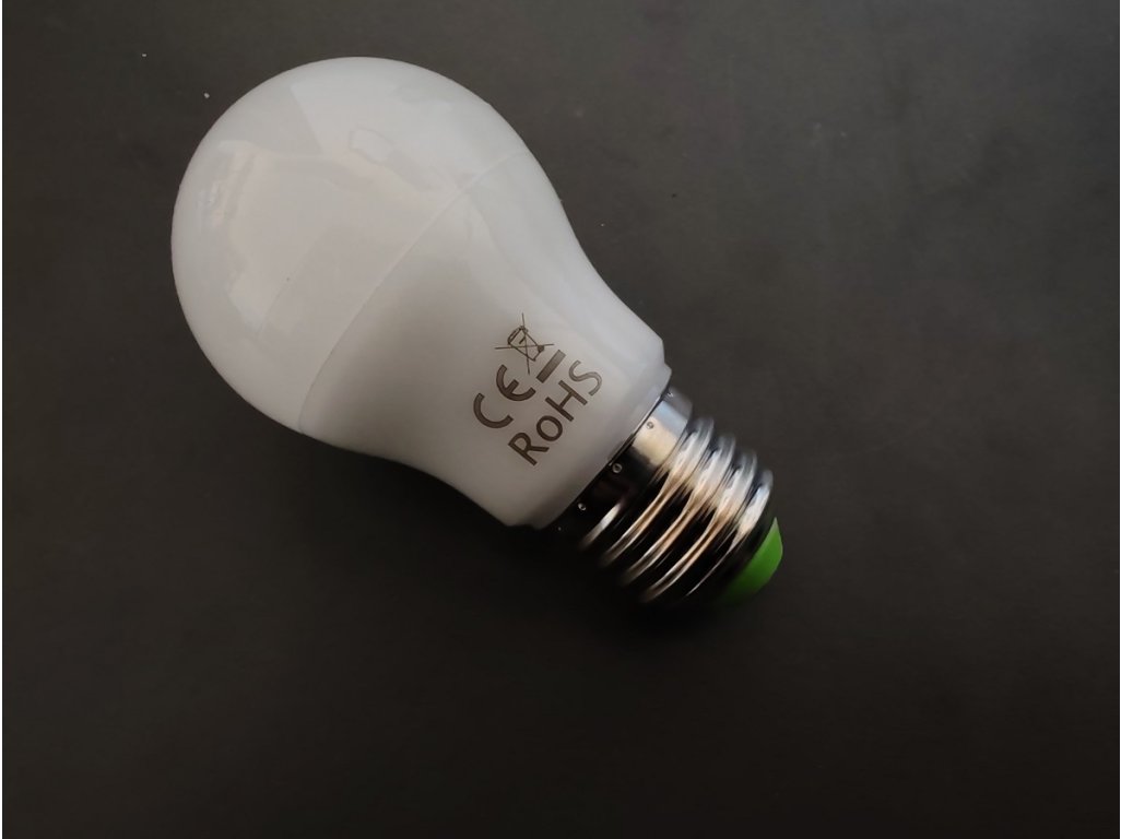 LED žárovka E27 SA6W 360
